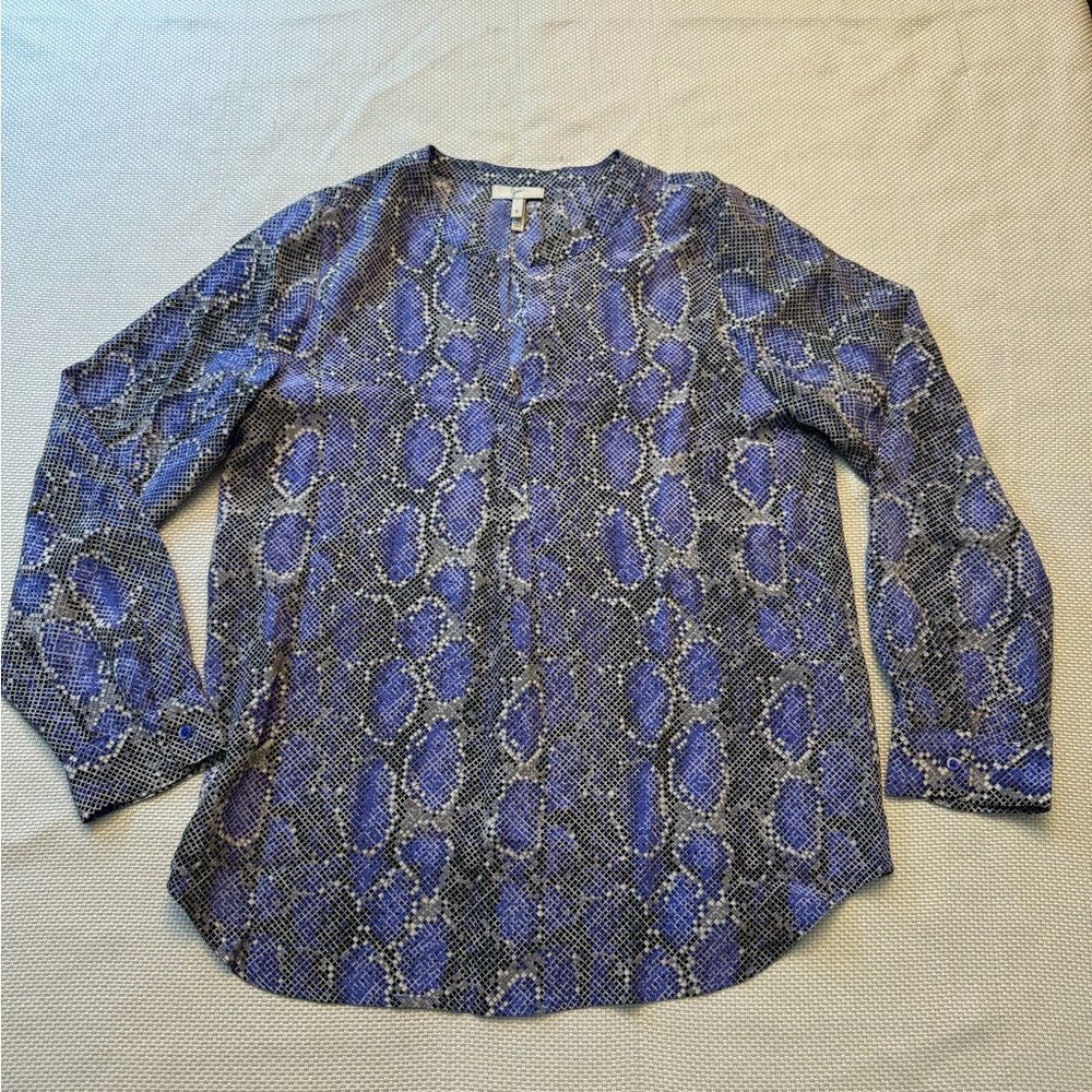 Beautiful lavender snake print silk blouse by joie in size small Business